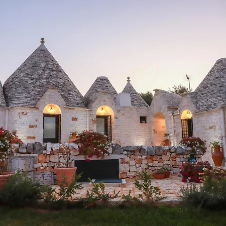 Td Trulli Della Magnolia Trulli With Amazing Garden