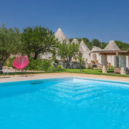 Holiday home Td Trulli Della Magnolia Trulli With Amazing Garden