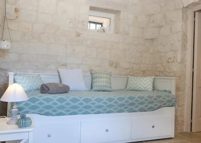 Td Trulli Della Magnolia Trulli W Amazing Garden Holiday home